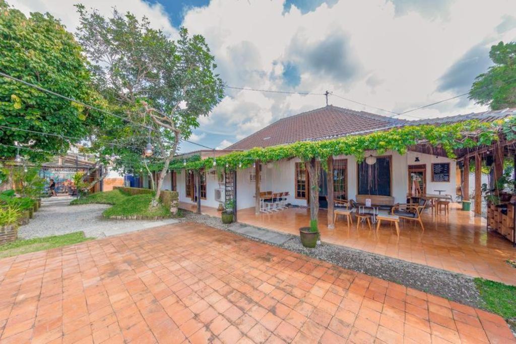 Bhumi Hostel Yogyakarta Exterior foto